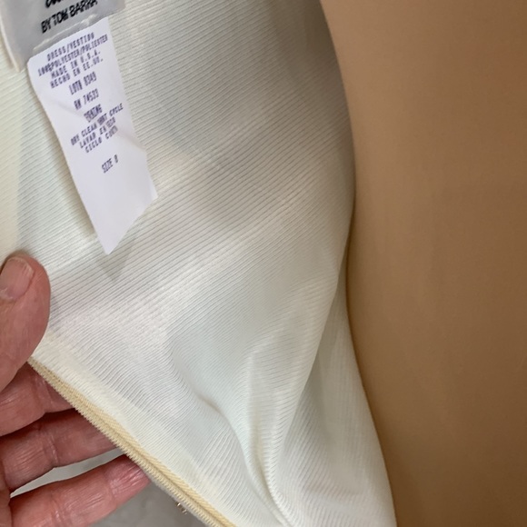 Jeffery & Dara Evening by Tom Barra Long Elegant Cream Floral Dress. Size 8 - Picture 12 of 15